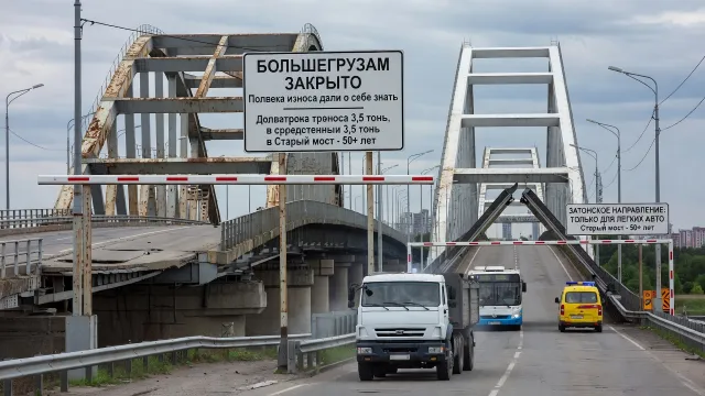 Большегрузам закрыли мосты в Уфе. Полвека износа дали о себе знать